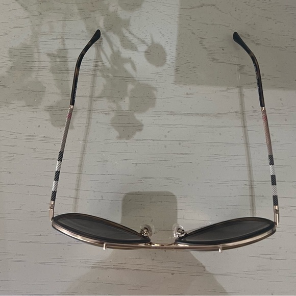 Burberry Sunglasses - Picture 4 of 11